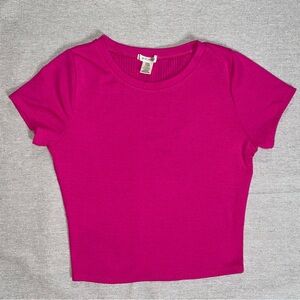 Bozzolo | Bright Pink Ribbed Crewneck Cropped Tee | Large